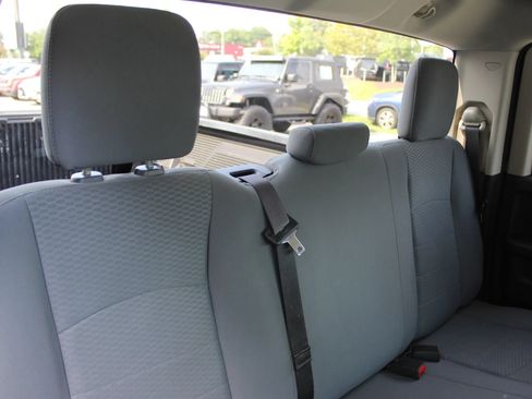 Used 2018 RAM 1500 Express RWD image 23