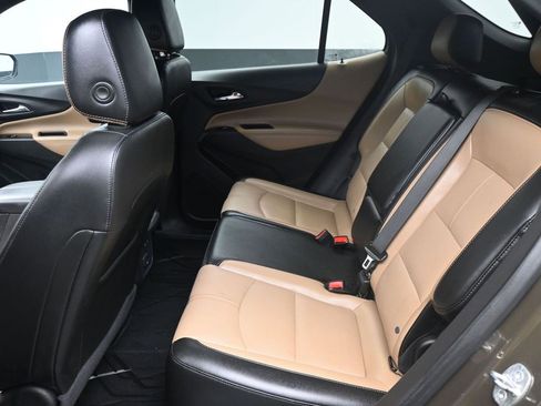 Used 2023 Chevrolet Equinox Premier image 8