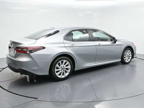 Used 2024 Toyota Camry LE FWD image 7