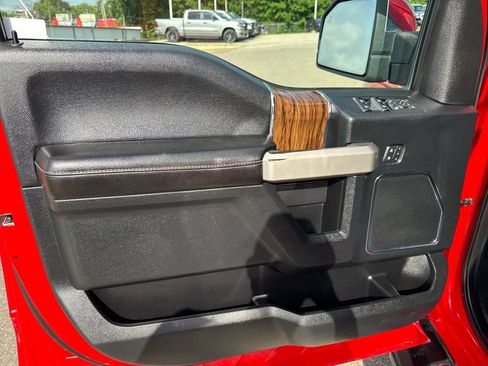 Used 2019 Ford F150 Lariat w/ Equipment Group 502A Luxury AWD/4WD image 10