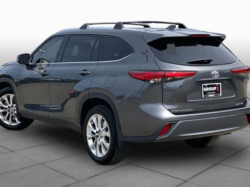 Used 2023 Toyota Highlander Limited FWD image 20