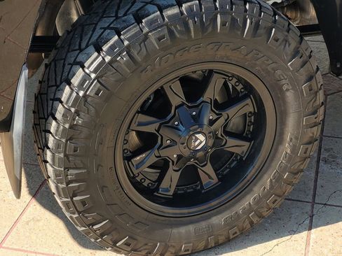 Used 2019 Toyota Tundra Platinum image 7