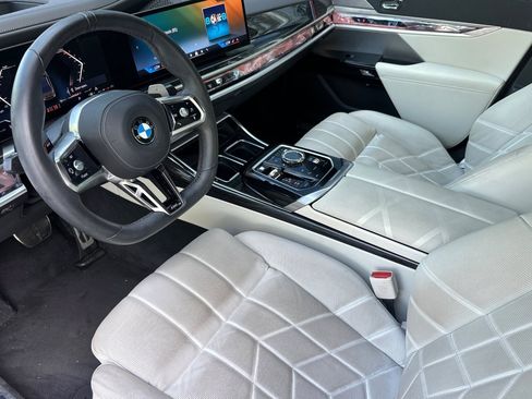 Used 2025 BMW 740i w/ Premium Package image 11