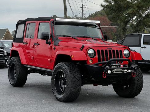 Used 2015 Jeep Wrangler Unlimited Sahara image 5