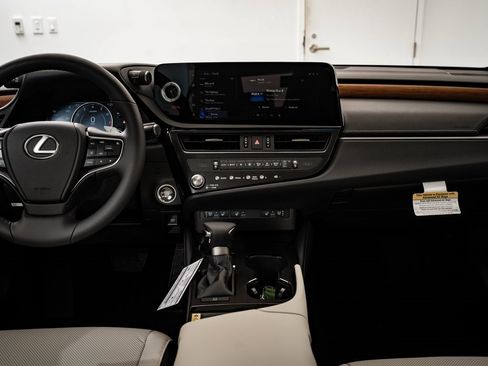 New 2025 Lexus ES 350 w/ Premium Package image 31