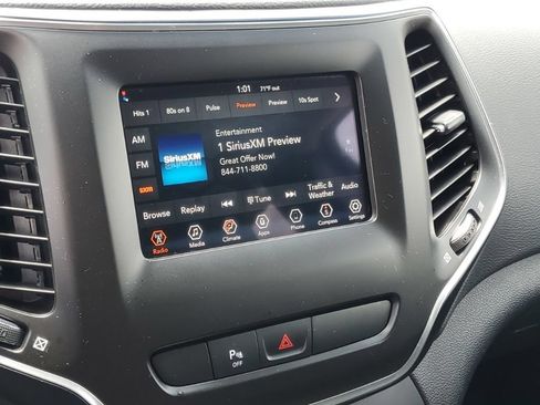 Used 2019 Jeep Cherokee Latitude Plus AWD/4WD image 19