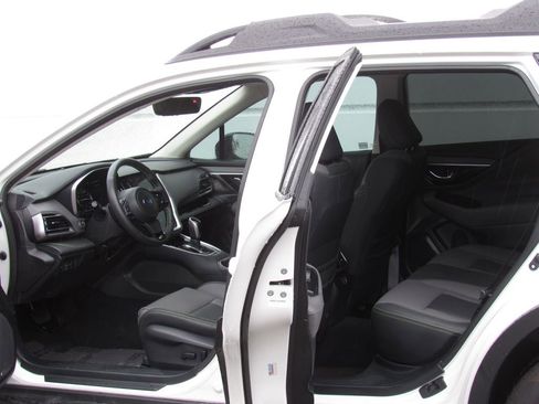 Used 2025 Subaru Outback Onyx Edition image 12