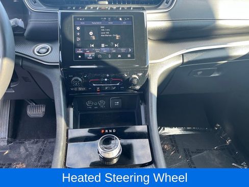 Used 2023 Jeep Grand Cherokee L Laredo image 13