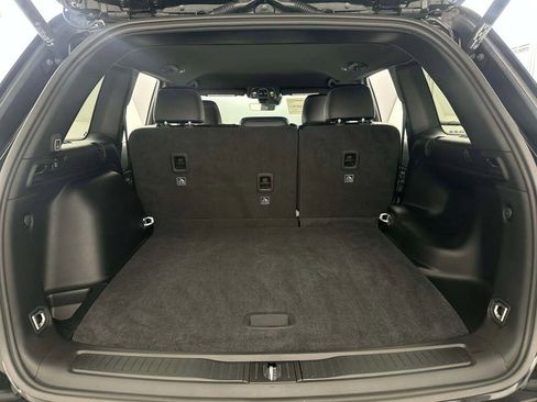 New 2025 Jeep Grand Cherokee Altitude image 24