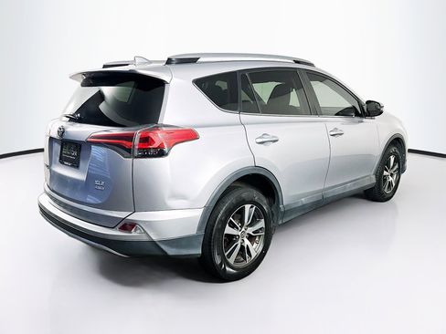 Used 2017 Toyota RAV4 XLE AWD/4WD image 9