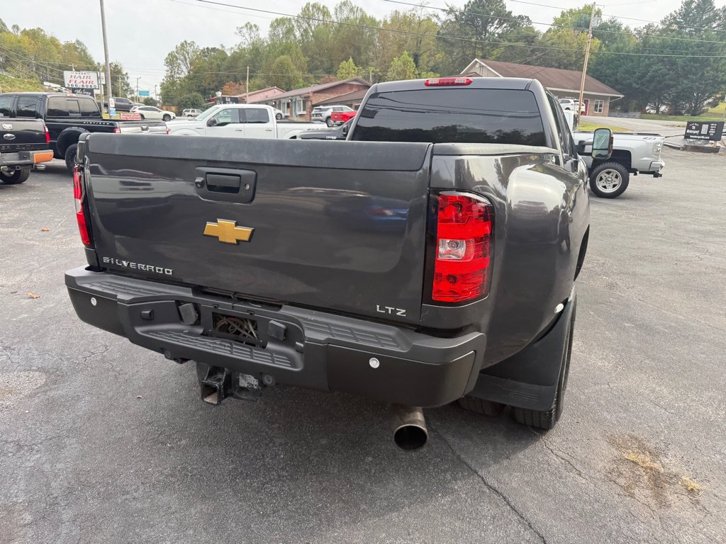 Used 2011 Chevrolet Silverado 3500 LTZ w/ LTZ Plus Package AWD/4WD image 23