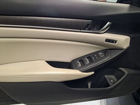 Used 2018 Honda Accord EX-L image 11