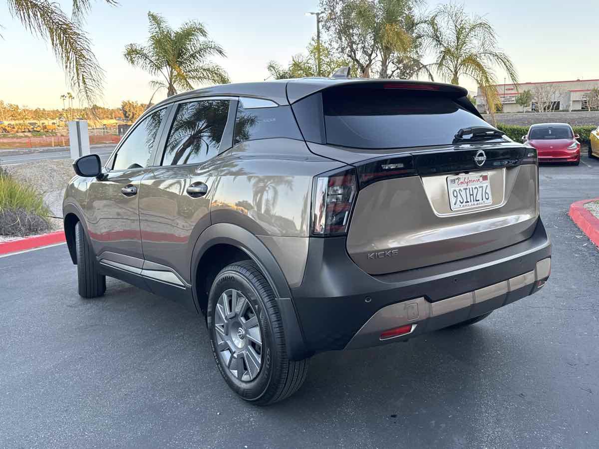 Used 2025 Nissan Kicks S w/ Charging Package FWD image 6