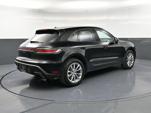 Certified 2023 Porsche Macan Turbo AWD/4WD image 8