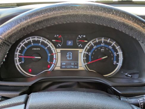 Used 2014 Toyota 4Runner Limited image 22