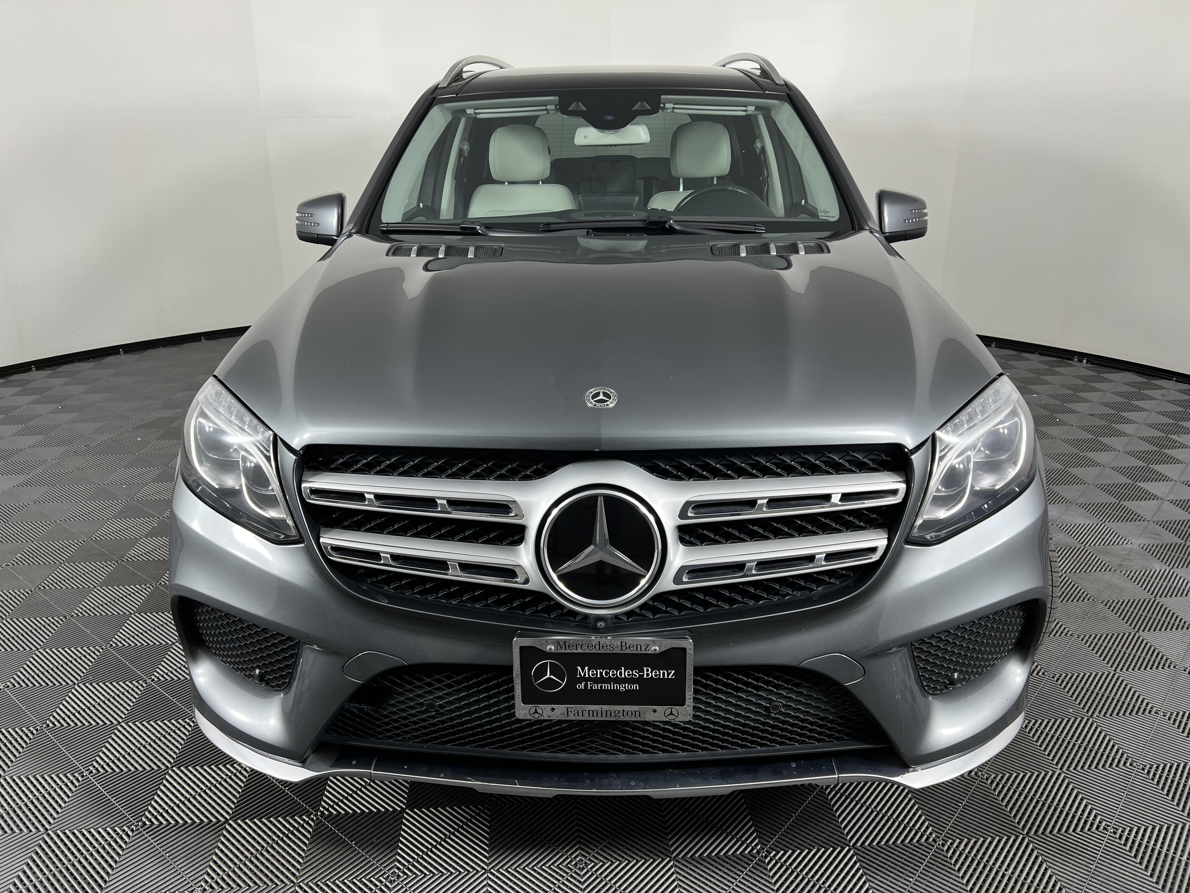 Used 2017 Mercedes-Benz GLS 550 4MATIC image 4