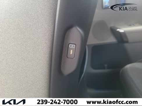 New 2027 Kia Seltos S FWD image 15