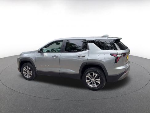 Used 2025 Chevrolet Equinox LT FWD image 17
