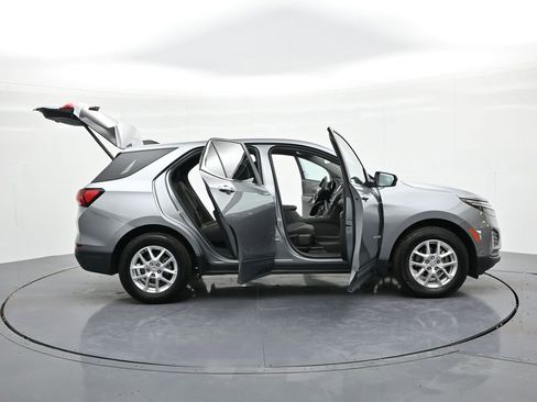 Used 2024 Chevrolet Equinox LT image 23