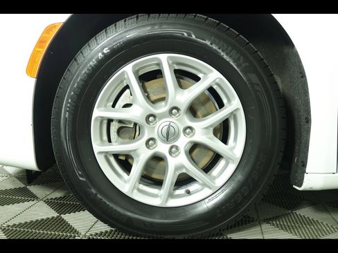 Used 2022 Chrysler Pacifica Touring-L image 26