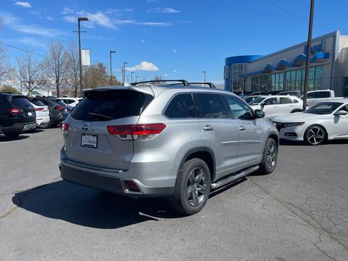 Used 2018 Toyota Highlander Limited Platinum w/ Carpet Mat Package (TMS) image 5