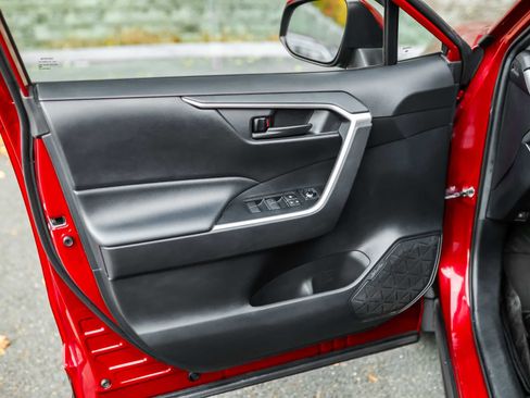 Certified 2020 Toyota RAV4 LE image 21