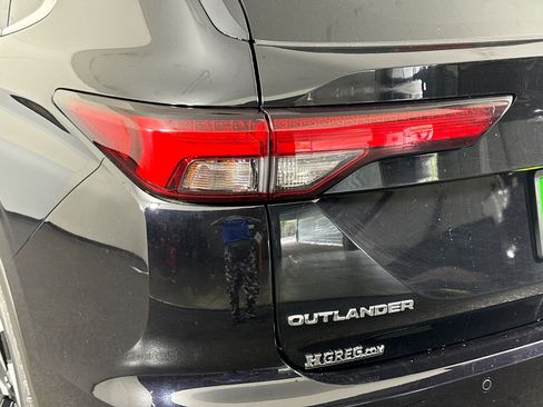 Used 2022 Mitsubishi Outlander SE AWD/4WD image 36