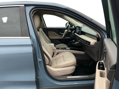 Used 2023 Lincoln Corsair FWD w/ Equipment Group 101A image 22