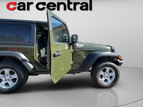 Used 2021 Jeep Wrangler Sport AWD/4WD image 13