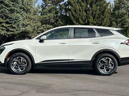 Used 2024 Kia Sportage LX AWD/4WD image 7