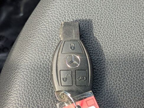 Used 2021 Mercedes-Benz Metris Passenger image 25