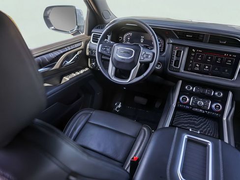 Used 2024 GMC Yukon Denali AWD/4WD image 31