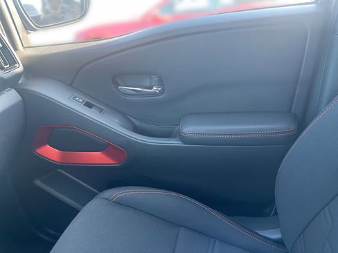 Used 2025 Nissan Frontier PRO-4X image 30