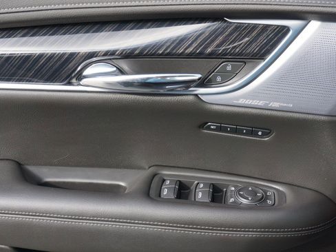 Used 2023 Cadillac XT6 Premium Luxury w/ Technology Package image 24