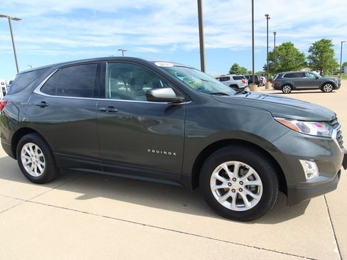 Used 2020 Chevrolet Equinox LT FWD image 3