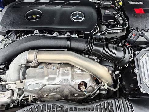 Used 2024 Mercedes-Benz GLB 250 4MATIC image 37