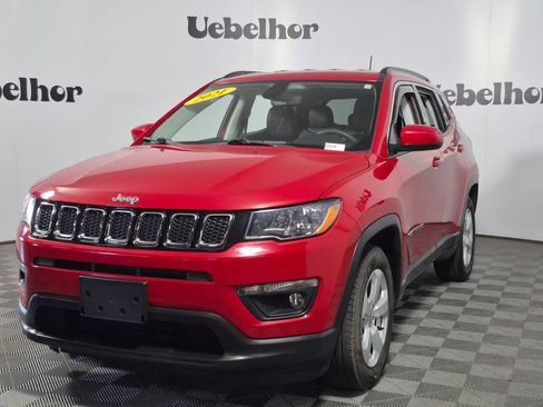 Used 2021 Jeep Compass Latitude FWD image 3