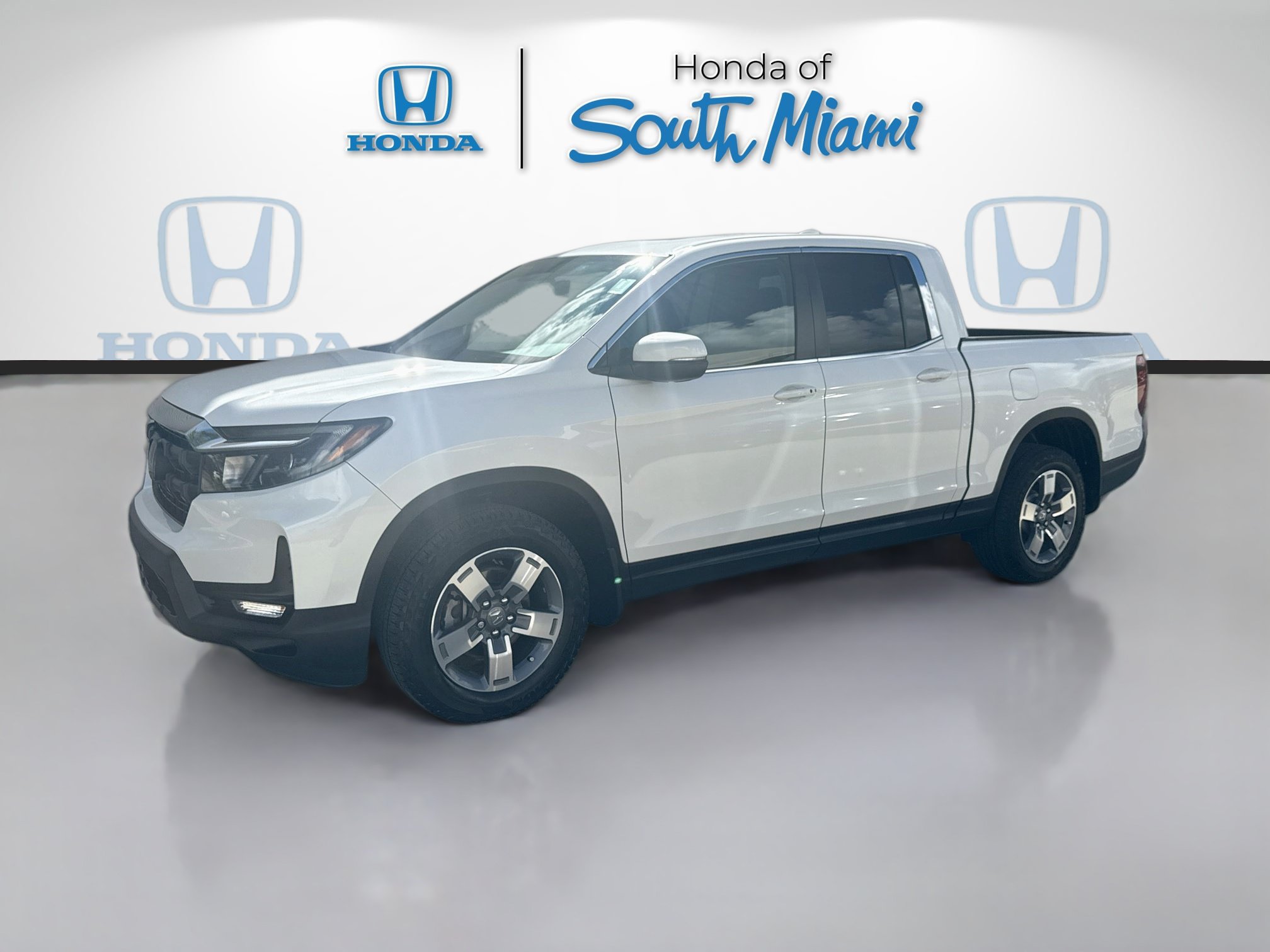 Certified 2025 Honda Ridgeline RTL image 3