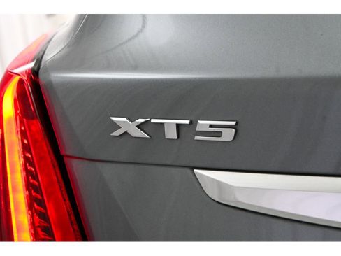 Used 2022 Cadillac XT5 Premium Luxury image 62