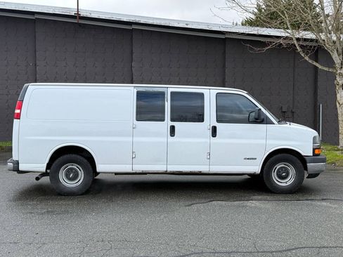 Used 2005 Chevrolet Express 3500 Extended RWD image 4
