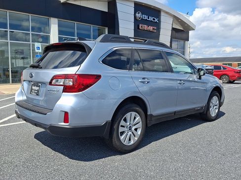 Used 2017 Subaru Outback 2.5i Premium AWD/4WD image 6