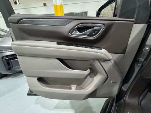 Used 2021 GMC Yukon SLT w/ SLT Luxury Plus Package image 30