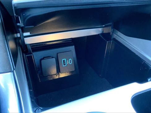 Used 2023 Ford Explorer XLT w/ Equipment Group 202A image 30