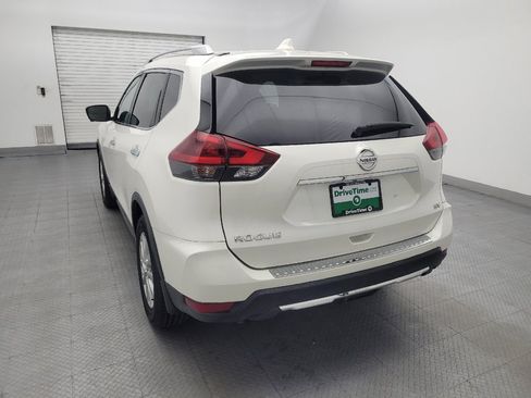 Used 2018 Nissan Rogue SV w/ Sun & Sound Touring Package FWD image 6