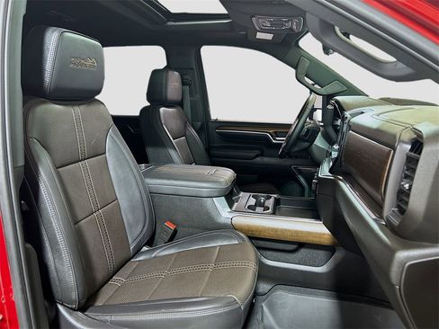 Used 2024 Chevrolet Silverado 2500 High Country w/ Technology Package image 26