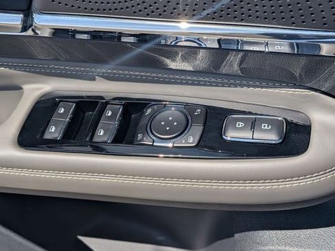 Used 2023 Lincoln Corsair AWD w/ Equipment Group 101A image 15