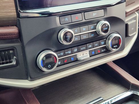 Certified 2023 Ford Expedition Limited image 25