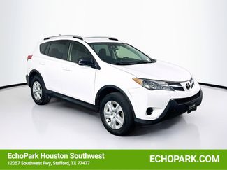 Used 2015 Toyota RAV4 LE video 1