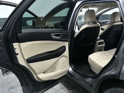 Used 2022 Ford Edge Titanium image 14