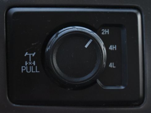 Used 2018 Ford F150 XLT w/ Equipment Group 302A Luxury AWD/4WD image 28
